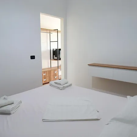 Edva فندق Radhimë