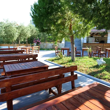 Edva Hotel Radhime