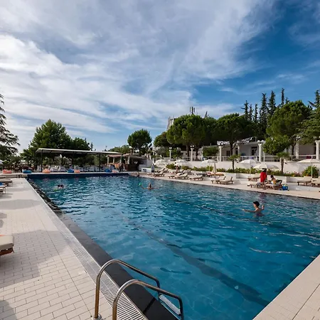 Edva Hotel Radhime