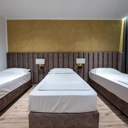 فندق Edva Radhimë