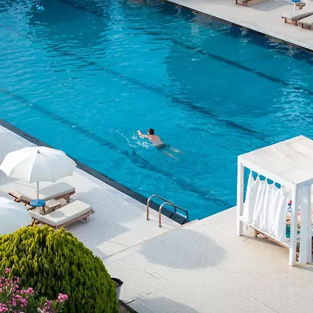 Edva Hotel 4*