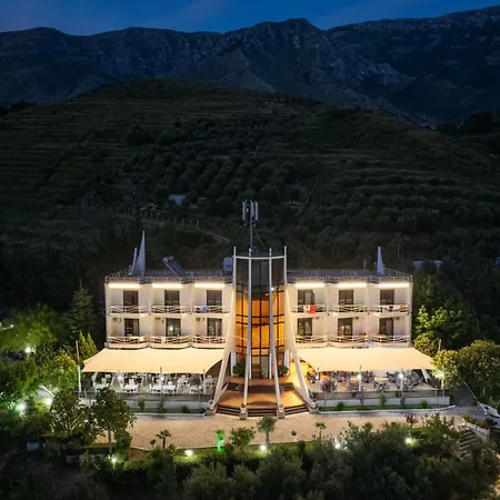 Hotel Edva 4*