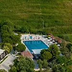 Edva Hotel 4*